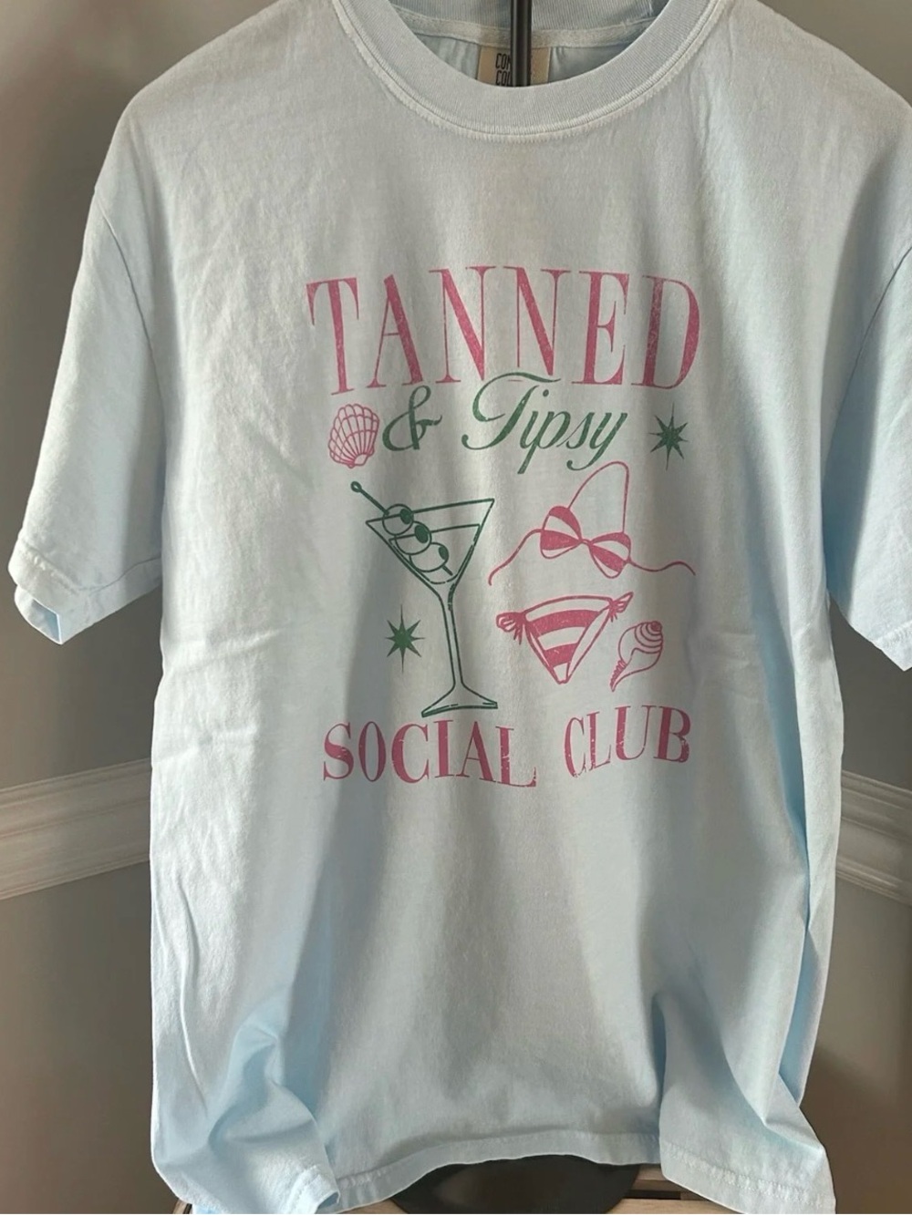 NEW Tanned & Tipsy Social Club Graphic Tee - Light Blue w/ Pink/Green Unisex 🍸👙